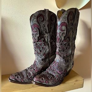 Corral boots